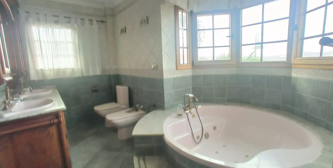 Продажа  отдельно стоящей виллы в Mijas 32