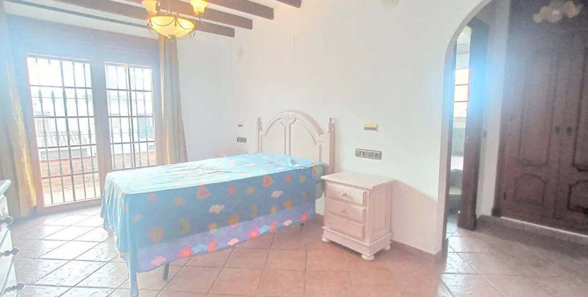 Продажа  отдельно стоящей виллы в Mijas 35