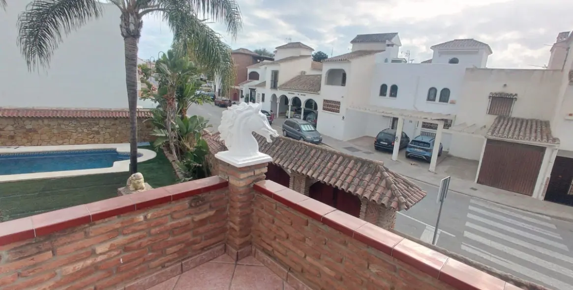 Продажа  отдельно стоящей виллы в Mijas 49