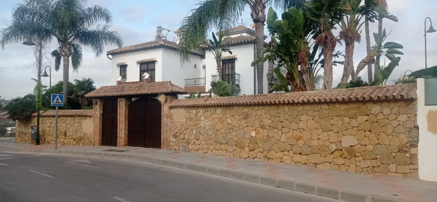 Sale of detached villa in Mijas 0