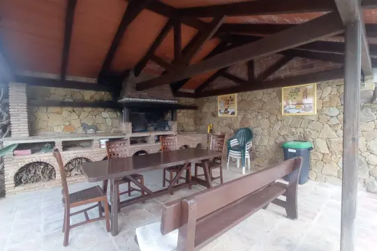 Image 8 thumb