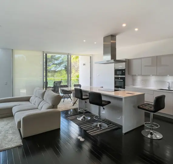 Таунхаус R3277759