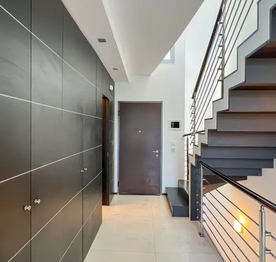 Таунхаус R3277759