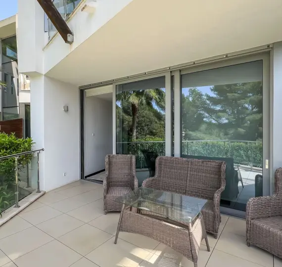 Таунхаус R3277759