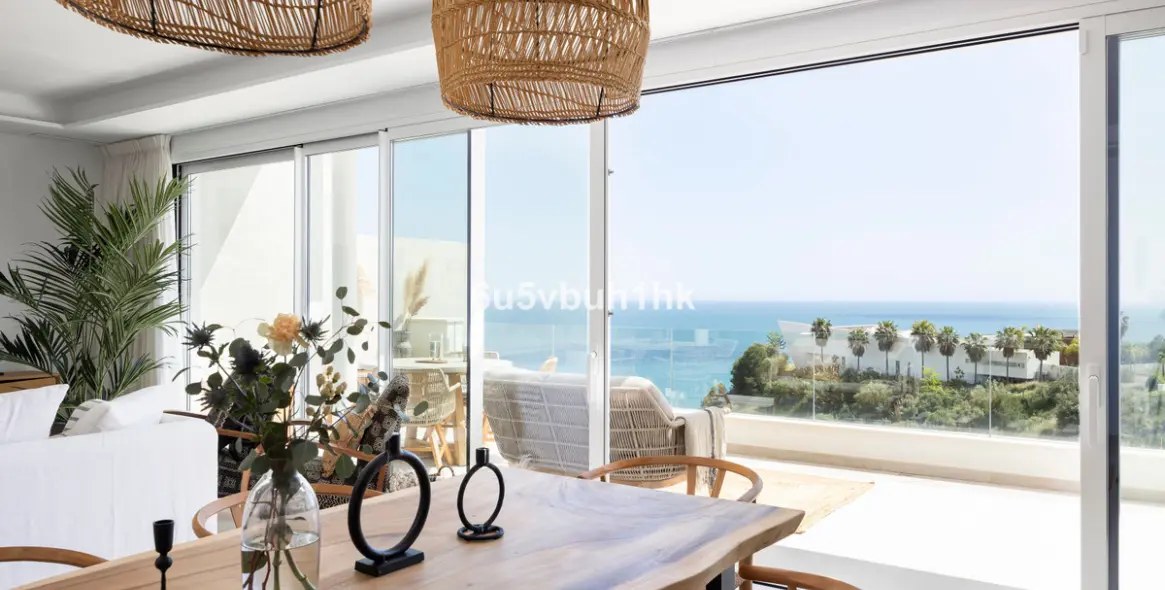 Sale of penthouse in Benalmadena 1