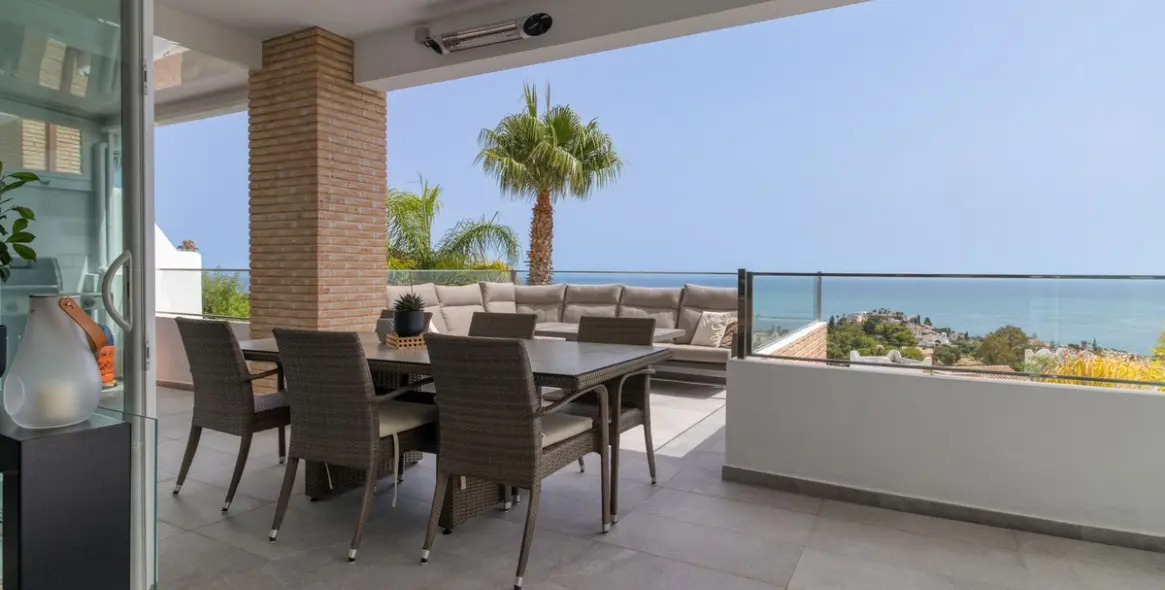 Продажа  отдельно стоящей виллы в Torremuelle 25