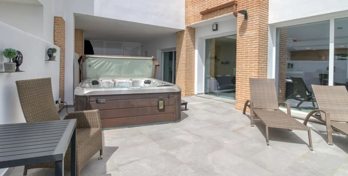 Продажа  отдельно стоящей виллы в Torremuelle 28