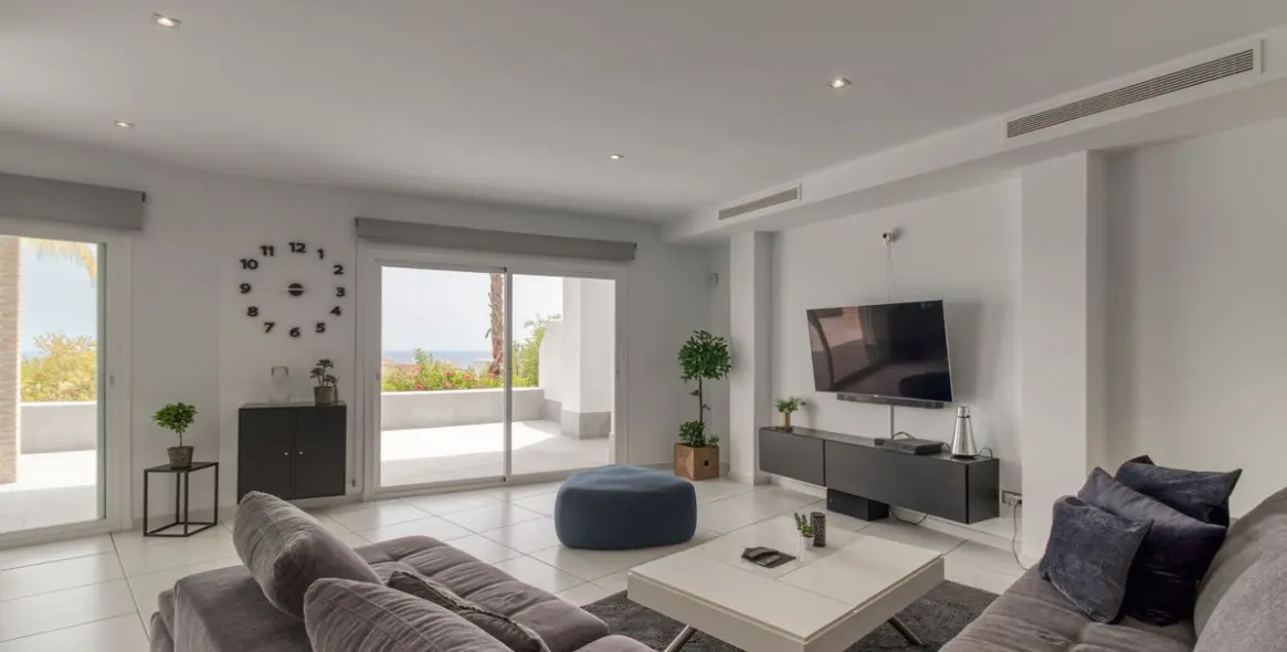 Продажа  отдельно стоящей виллы в Torremuelle 33