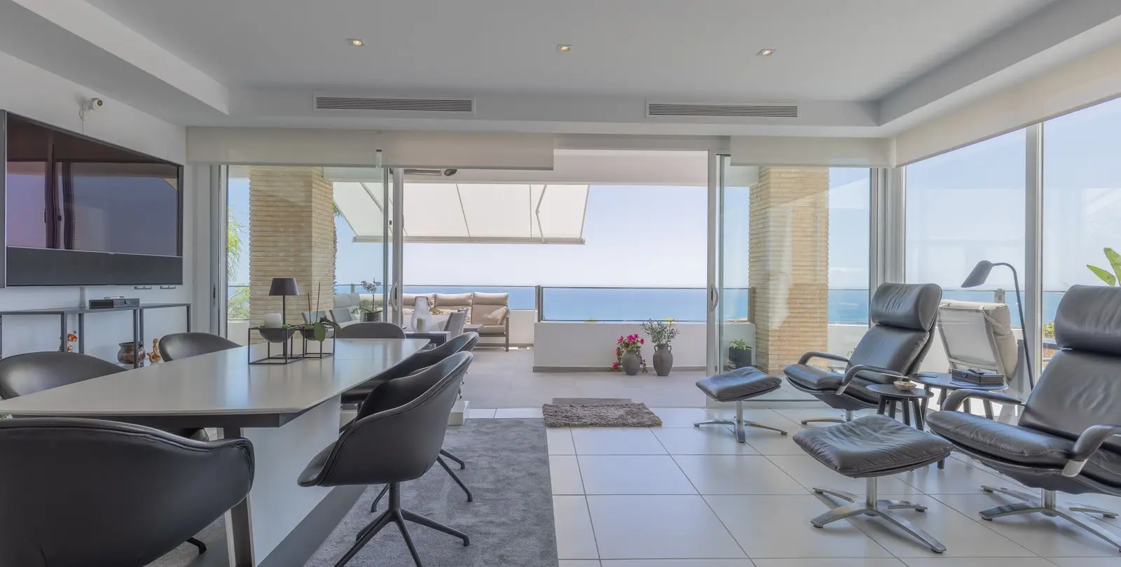 Sale of detached villa in Torremuelle 2