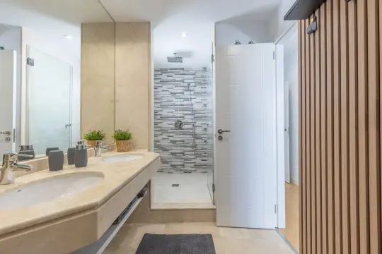 Image 32 thumb