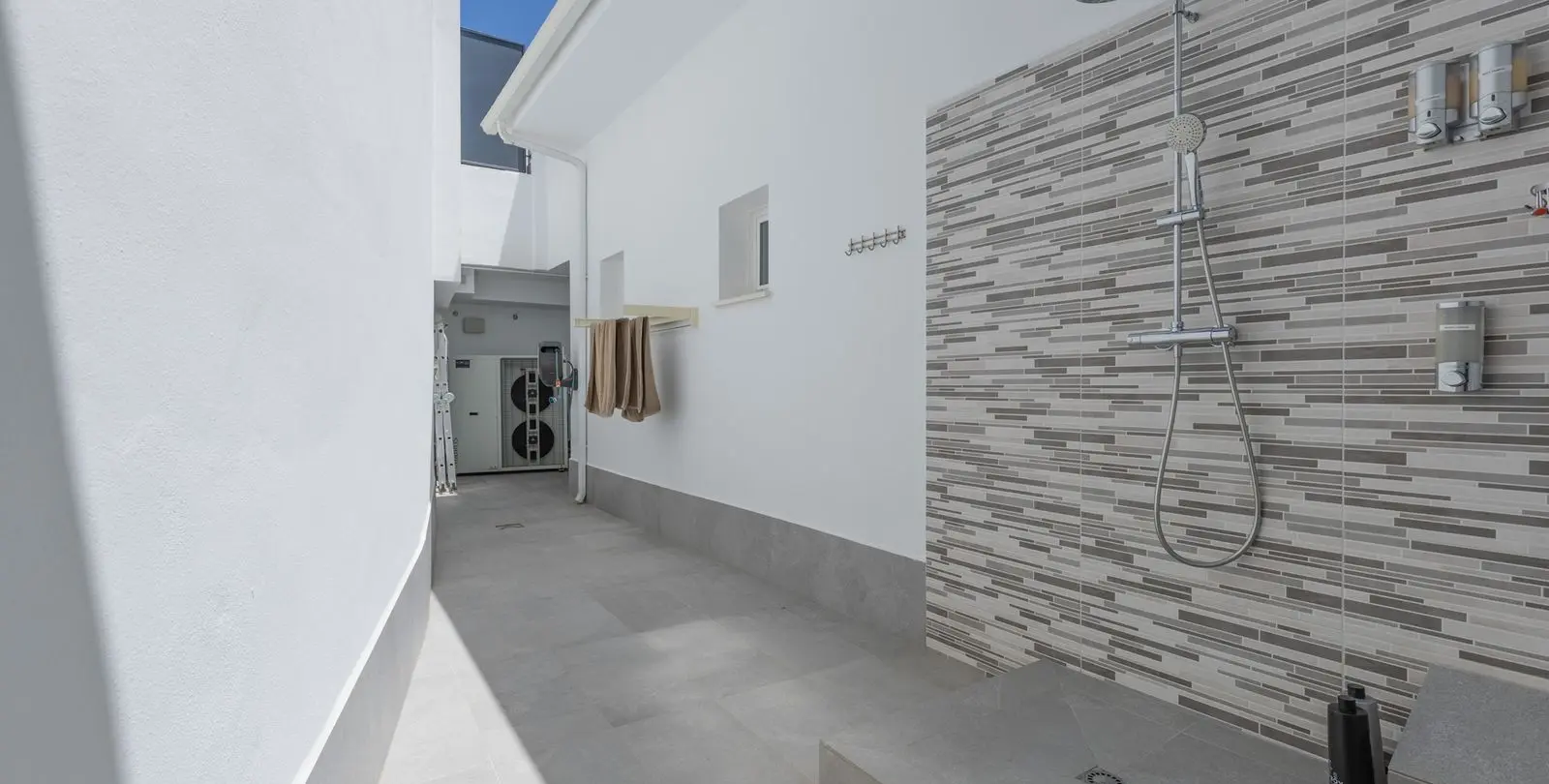 Sale of detached villa in Torremuelle 39