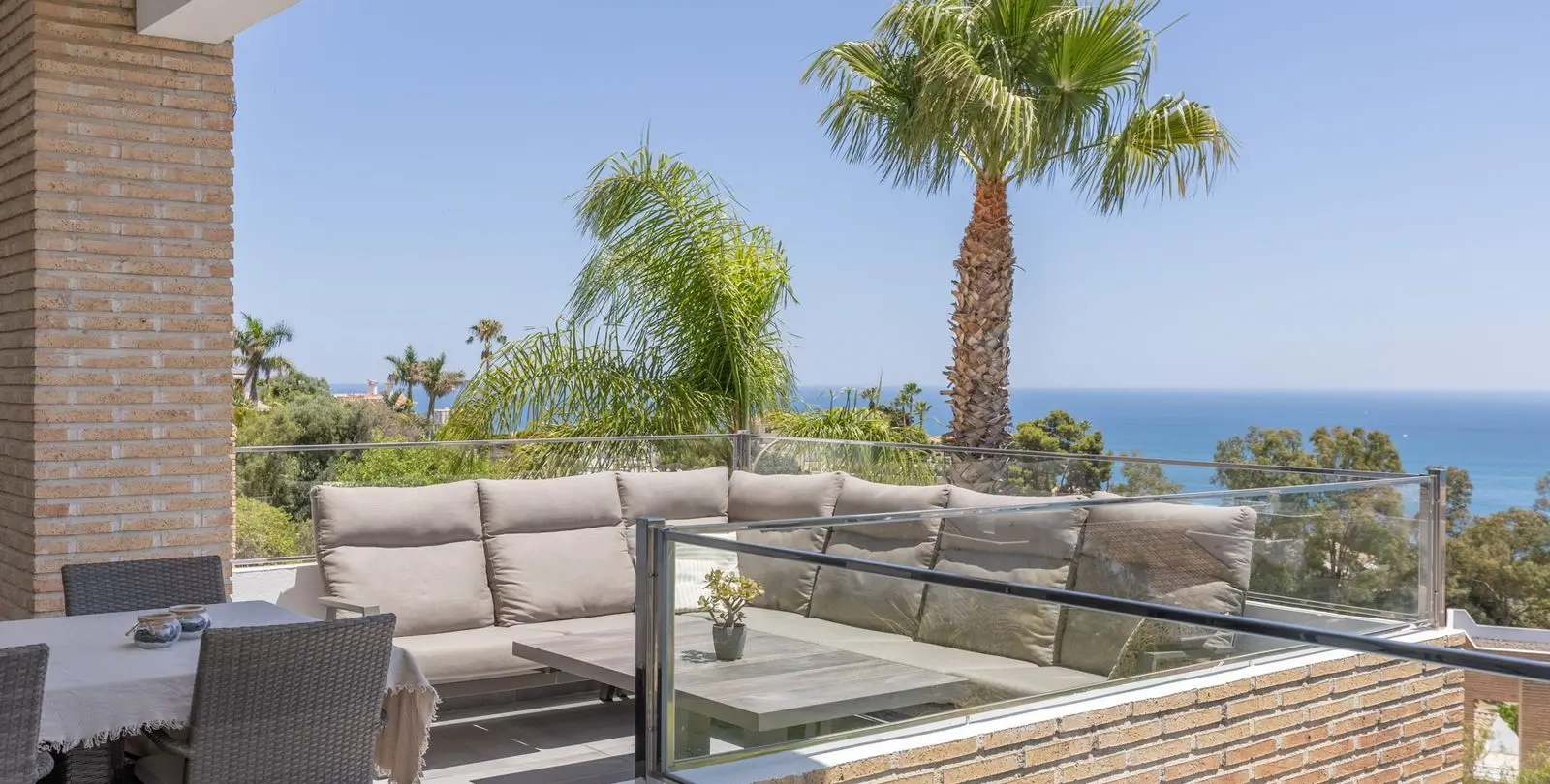 Sale of detached villa in Torremuelle 44