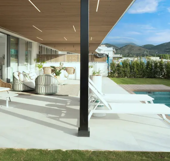 Продажа двухуровневого пентхауса в Marbella