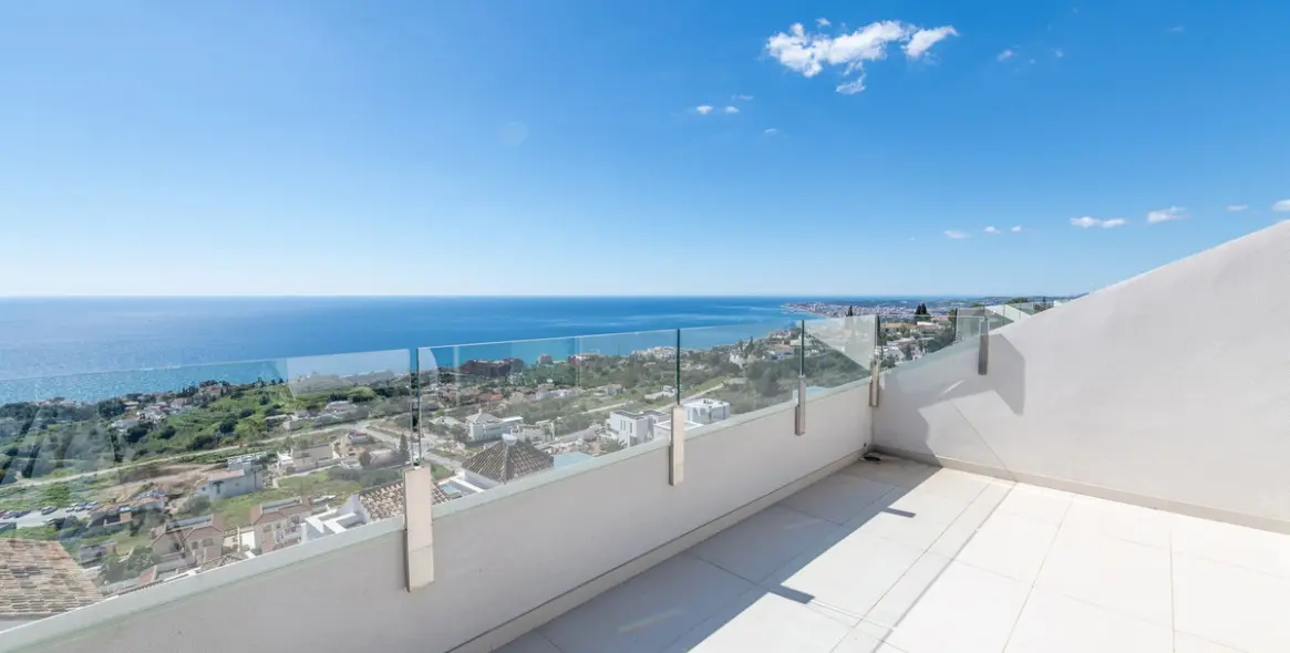 Sale of penthouse duplex in Benalmadena 14