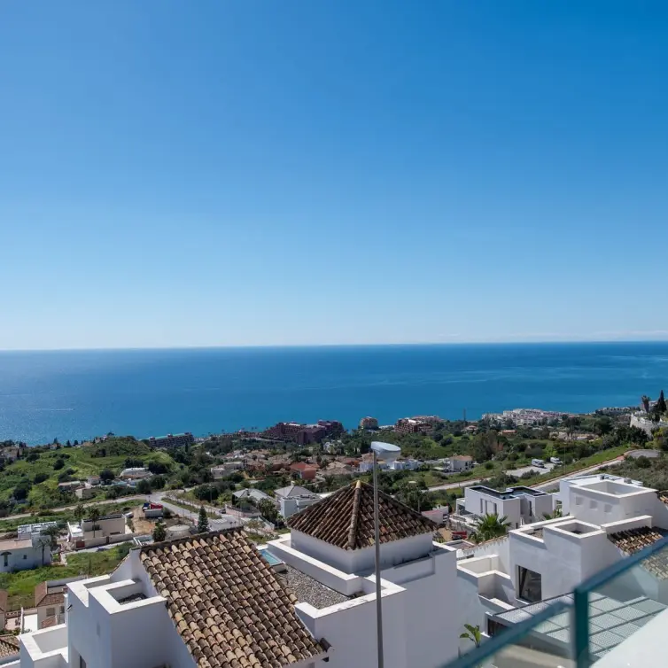 Продажа двухуровневого пентхауса в Benalmadena