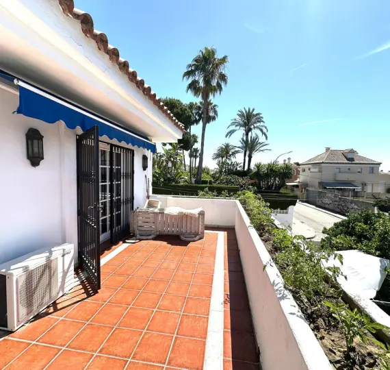 Oтдельно стоящая вилла R5046493