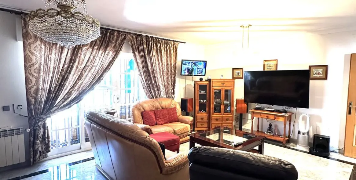 Продажа  отдельно стоящей виллы в San Pedro de Alcántara (район San Pedro de Alcántara) 4