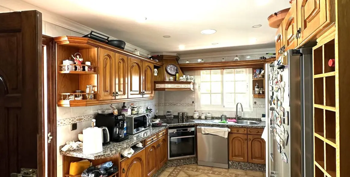 Продажа  отдельно стоящей виллы в San Pedro de Alcántara (район San Pedro de Alcántara) 6