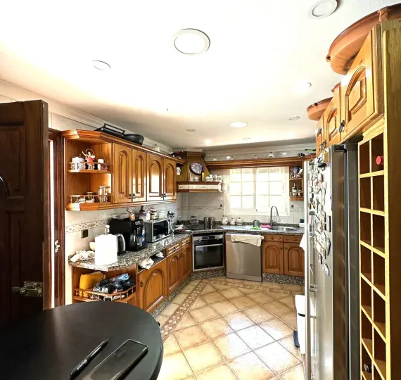 Oтдельно стоящая вилла R5046493