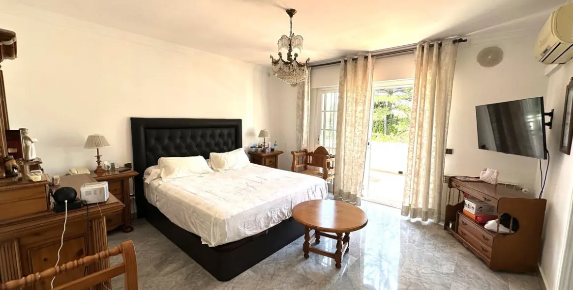 Продажа  отдельно стоящей виллы в San Pedro de Alcántara (район San Pedro de Alcántara) 11