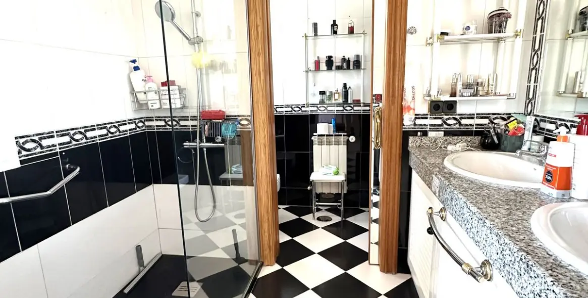 Продажа  отдельно стоящей виллы в San Pedro de Alcántara (район San Pedro de Alcántara) 15