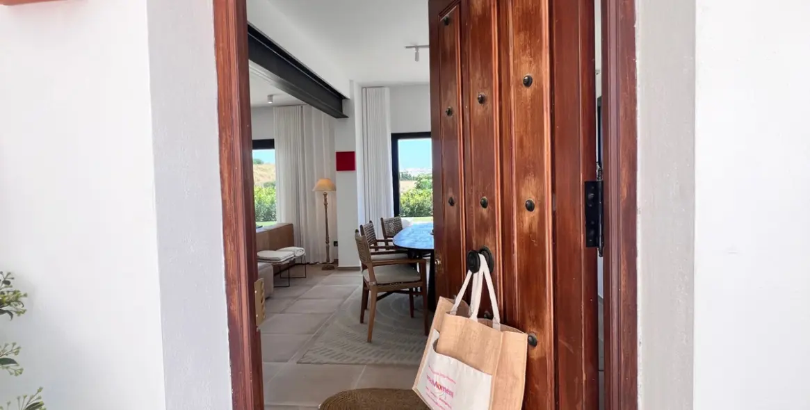 Продажа  отдельно стоящей виллы в Estepona 3