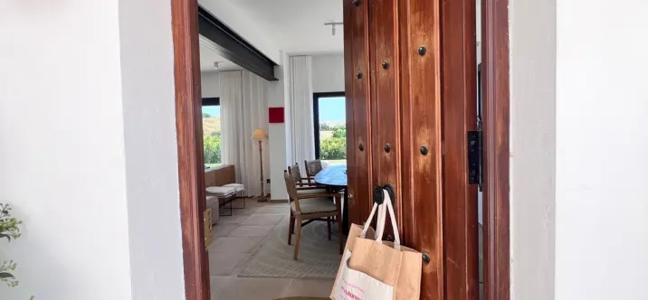 Продажа  отдельно стоящей виллы в Estepona 2