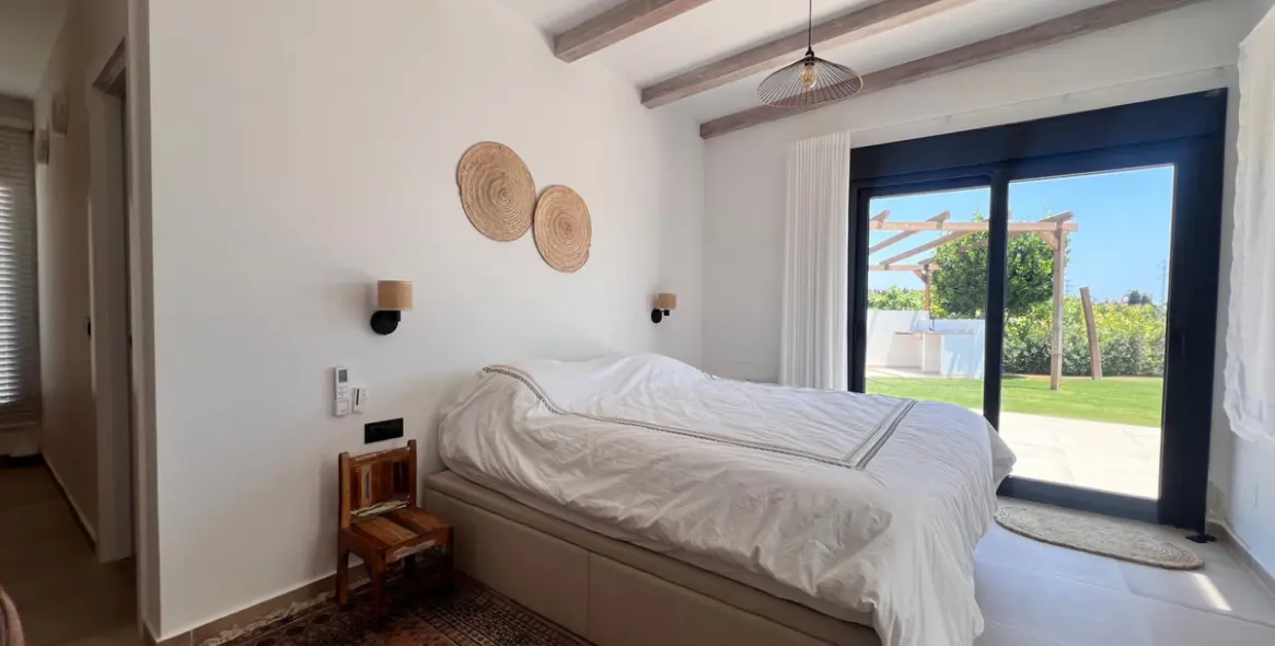 Продажа  отдельно стоящей виллы в Estepona 14