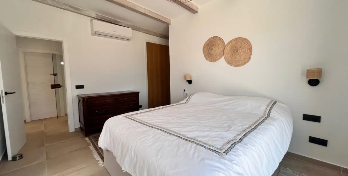 Продажа  отдельно стоящей виллы в Estepona 15