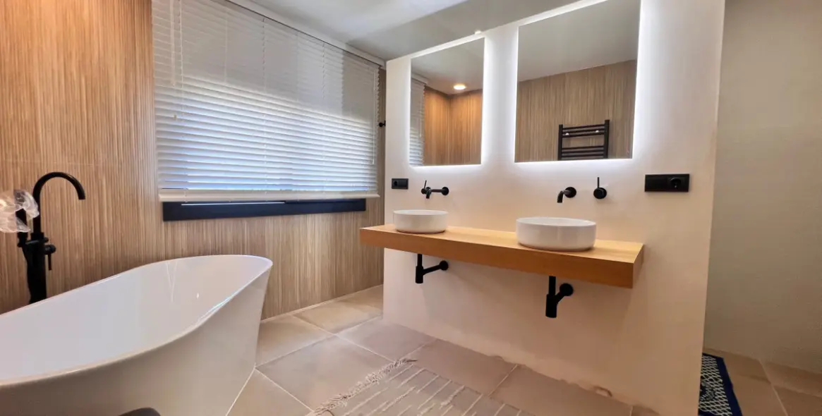 Продажа  отдельно стоящей виллы в Estepona 17