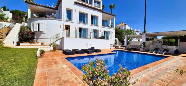 Продажа  отдельно стоящей виллы в Manilva 0