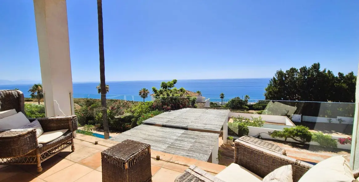 Продажа  отдельно стоящей виллы в Manilva 7