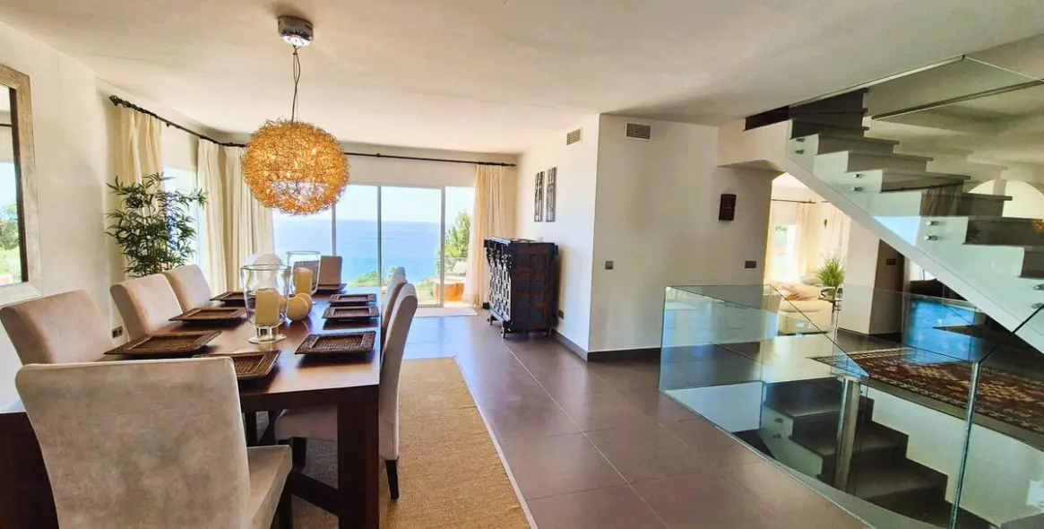 Продажа  отдельно стоящей виллы в Manilva 8