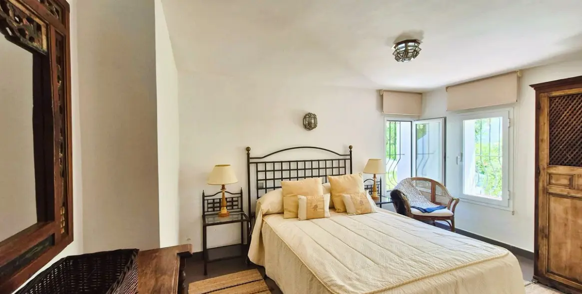 Продажа  отдельно стоящей виллы в Manilva 19