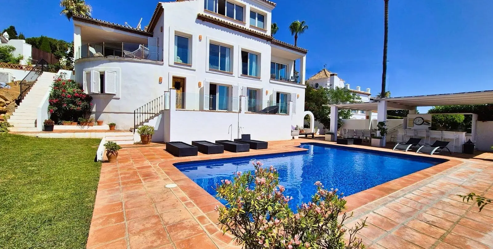 Sale of detached villa in Manilva 6