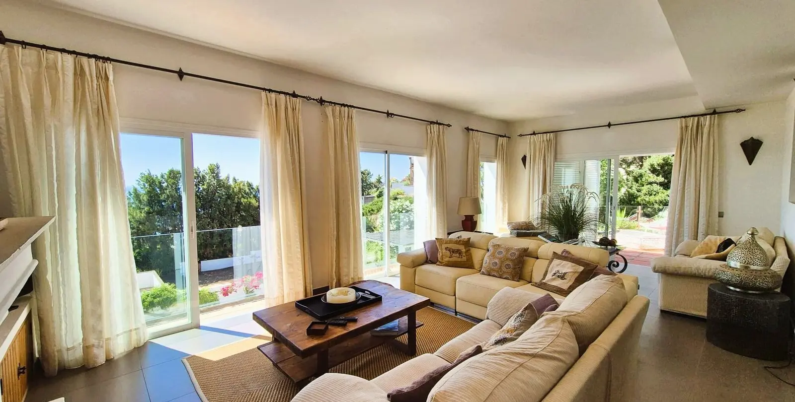 Sale of detached villa in Manilva 8