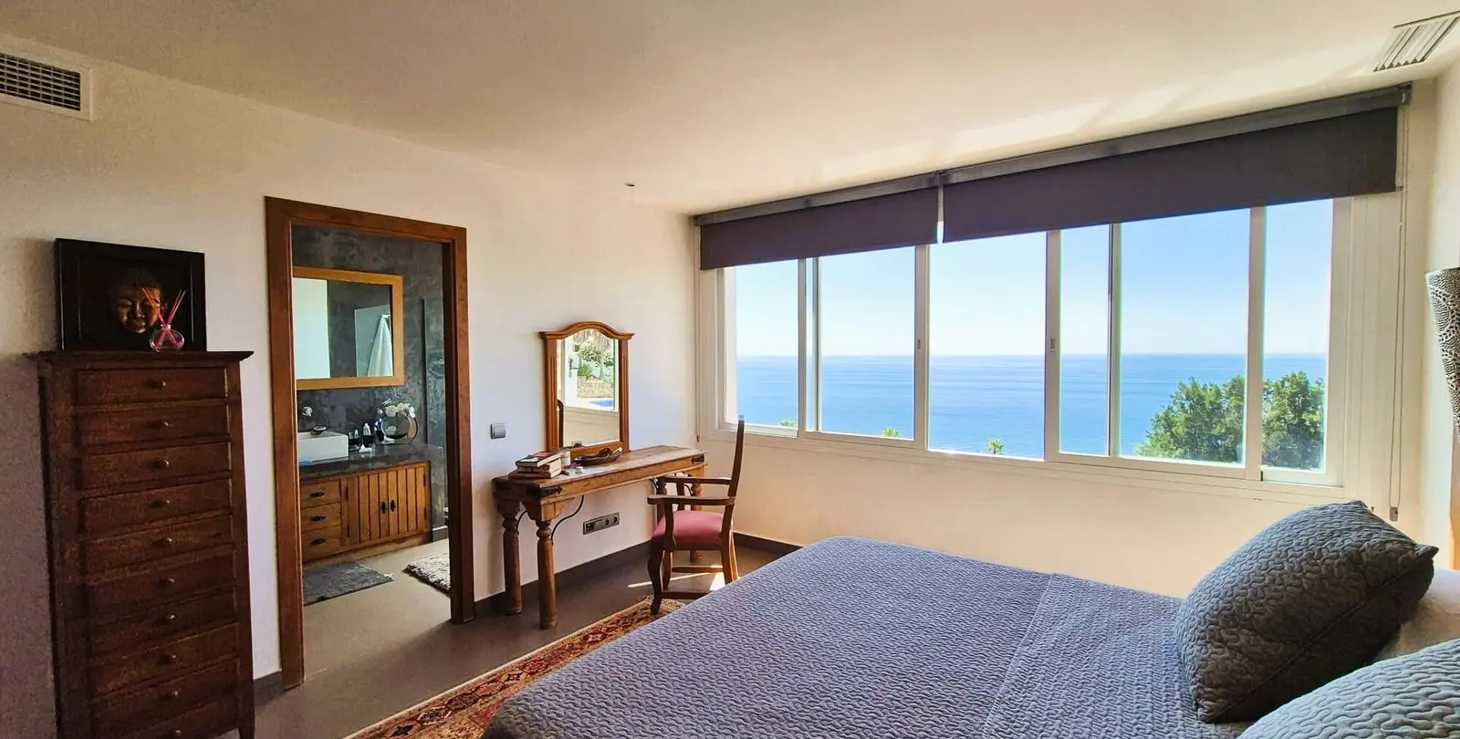 Sale of detached villa in Manilva 18