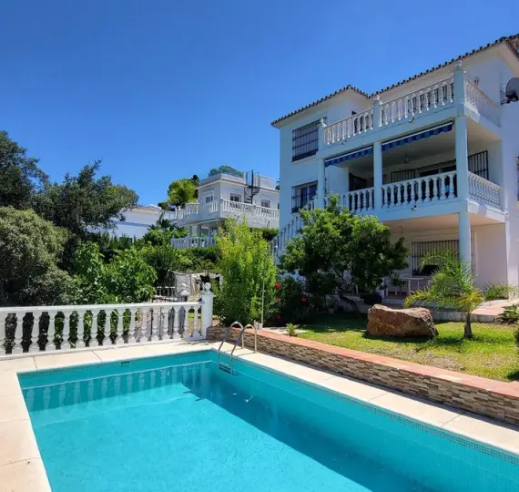 Oтдельно стоящая вилла R5106082