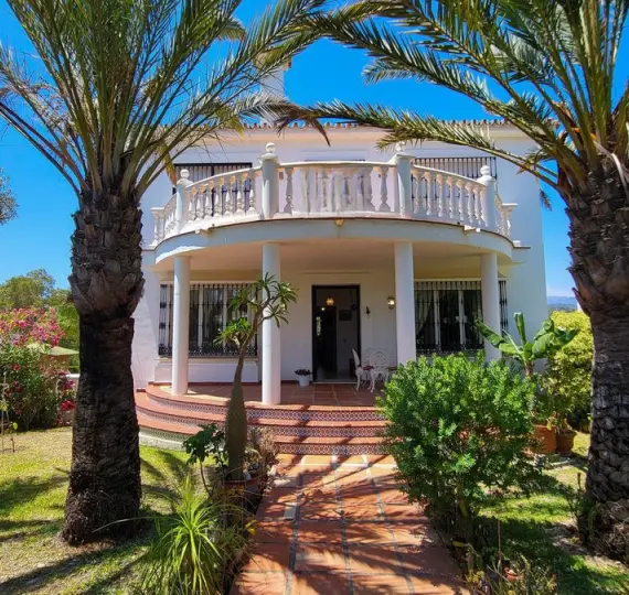 Oтдельно стоящая вилла R5106082