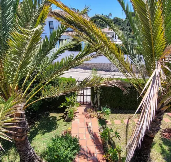 Oтдельно стоящая вилла R5106082