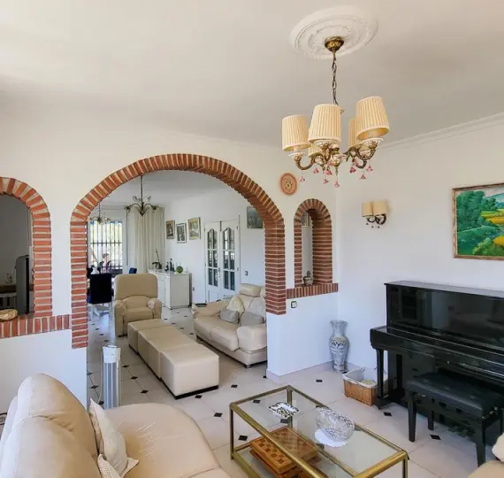 Oтдельно стоящая вилла R5106082