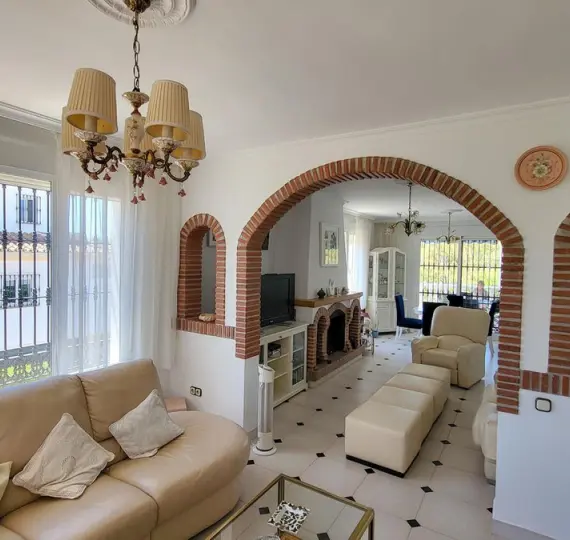 Oтдельно стоящая вилла R5106082