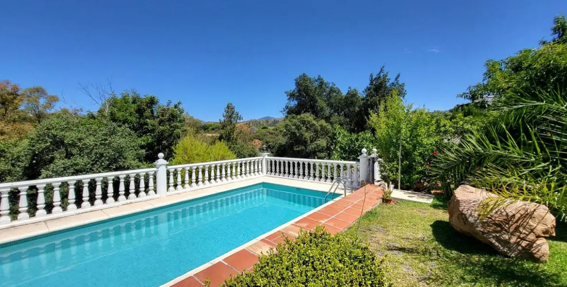 Продажа  отдельно стоящей виллы в Marbella East (район Elviria) 8