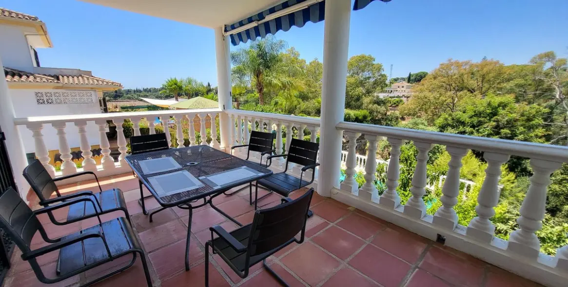 Продажа  отдельно стоящей виллы в Marbella East (район Elviria) 10