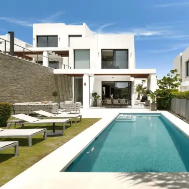 Продажа дома на две семьи в Cabopino