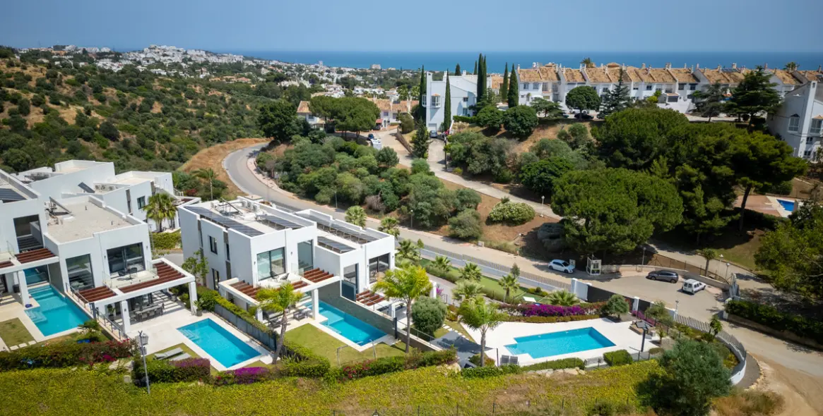 Продажа дома на две семьи в Cabopino 2