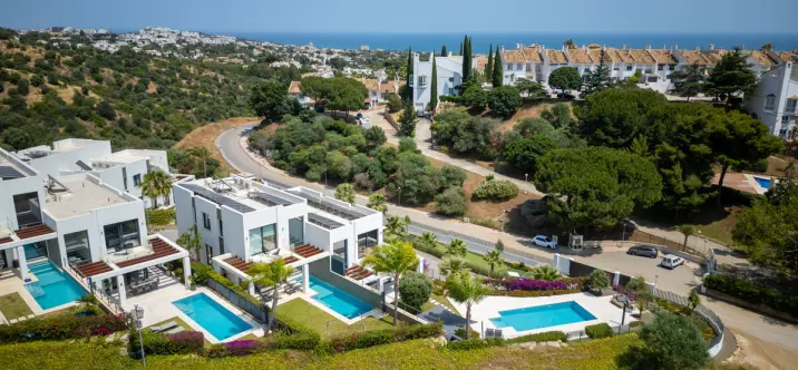 Продажа дома на две семьи в Cabopino 1