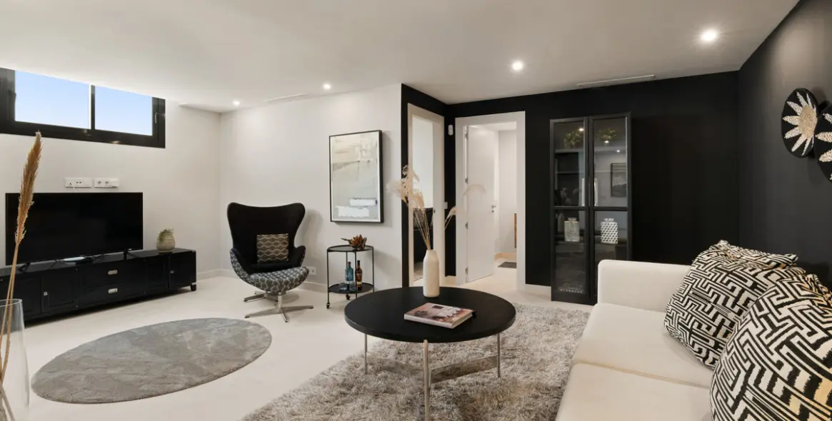 Продажа дома на две семьи в Cabopino 6