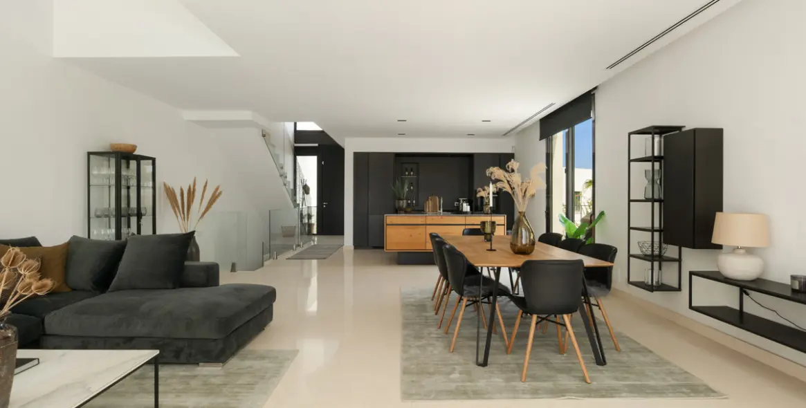 Продажа дома на две семьи в Cabopino 8