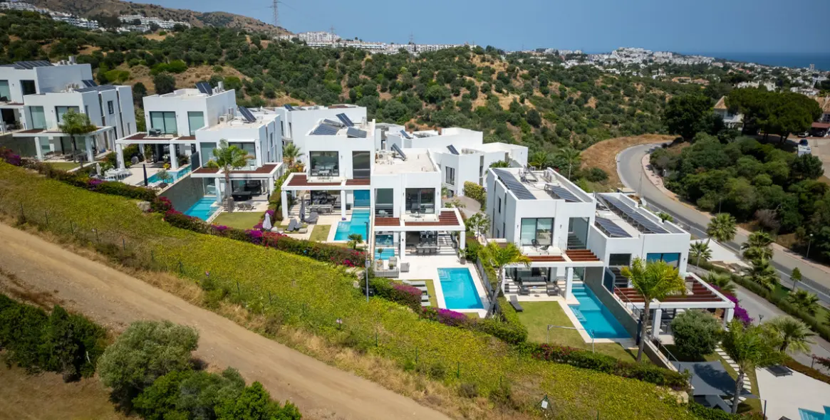 Продажа дома на две семьи в Cabopino 17